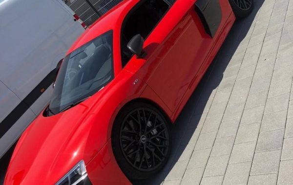 Audi R8 fertig foliert